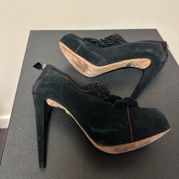 L.A.M.B Norland Black Suede Leather Stiletto Heels Gwen Stefani Ruffles Size 10 - Picture 5 of 14